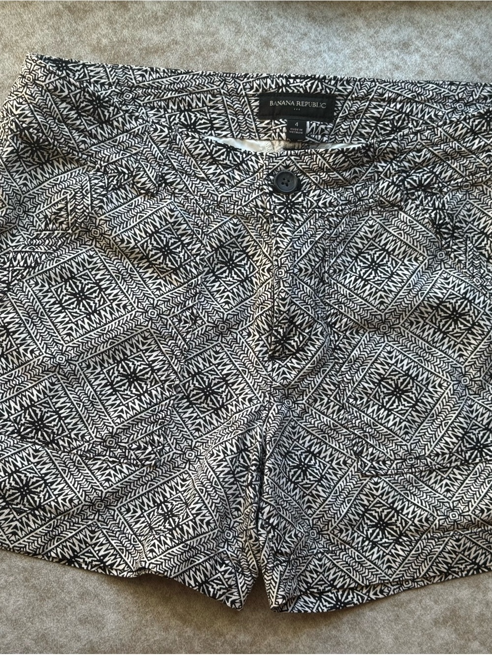 Banana Republic Black White Geometric Print Cotton Shorts Size 4